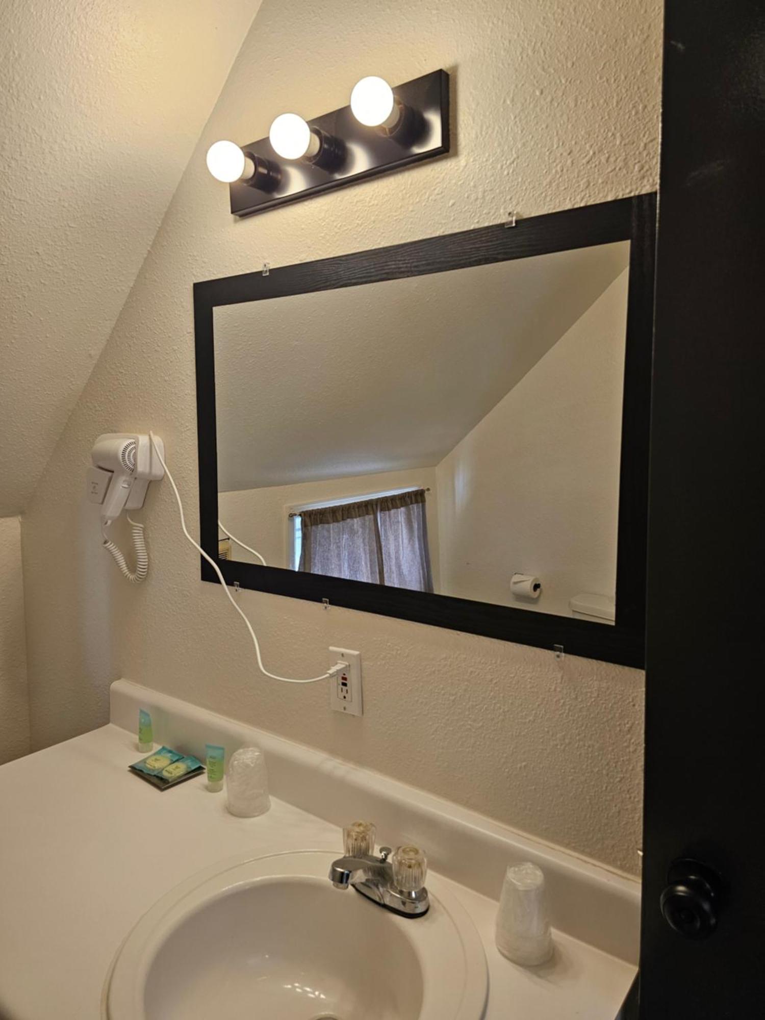 H&H Motor Lodge Idaho Springs Extérieur photo