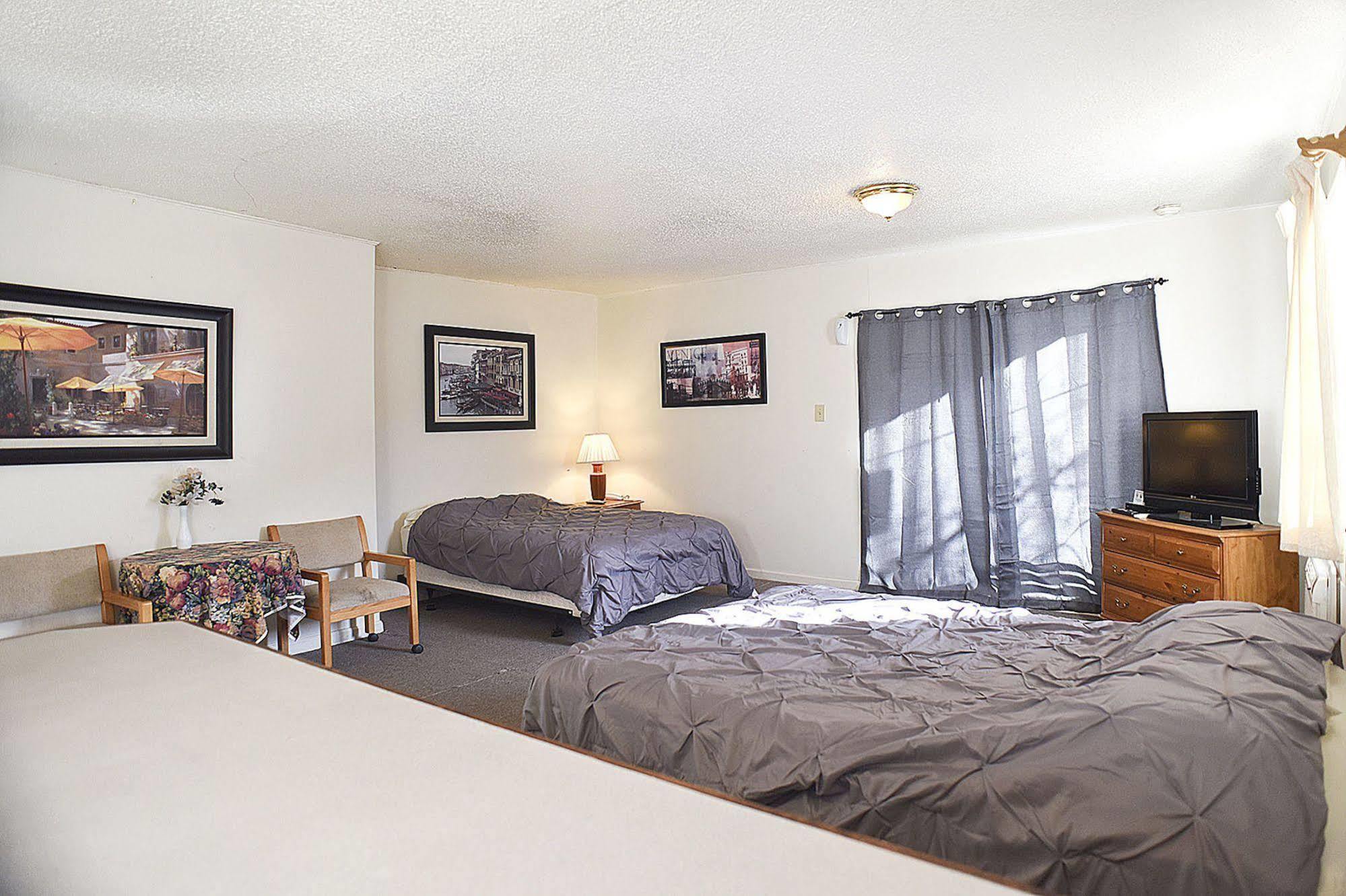 H&H Motor Lodge Idaho Springs Extérieur photo